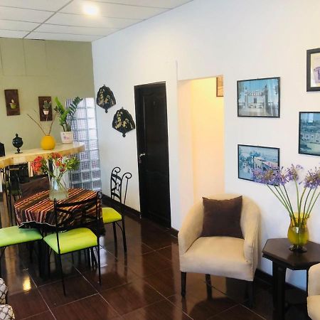 Hostal Villa 97 Guayaquil Exterior foto